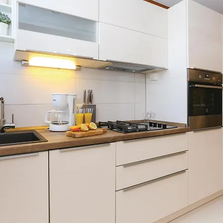 Three-bedroom In بيت للعطل