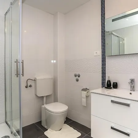Holiday home Gorgeous In With Outdoor Swimming Pool
