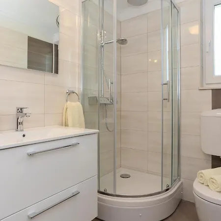 Gorgeous In With Outdoor Swimming Pool *